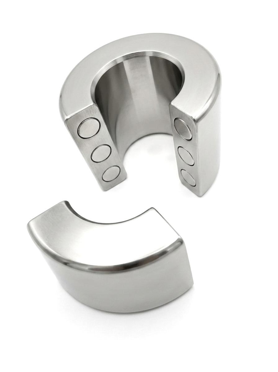 KIOTOS  Steel Magnetic Ball Stretcher, Length - 5,5cm, Diameter - 3,5cm