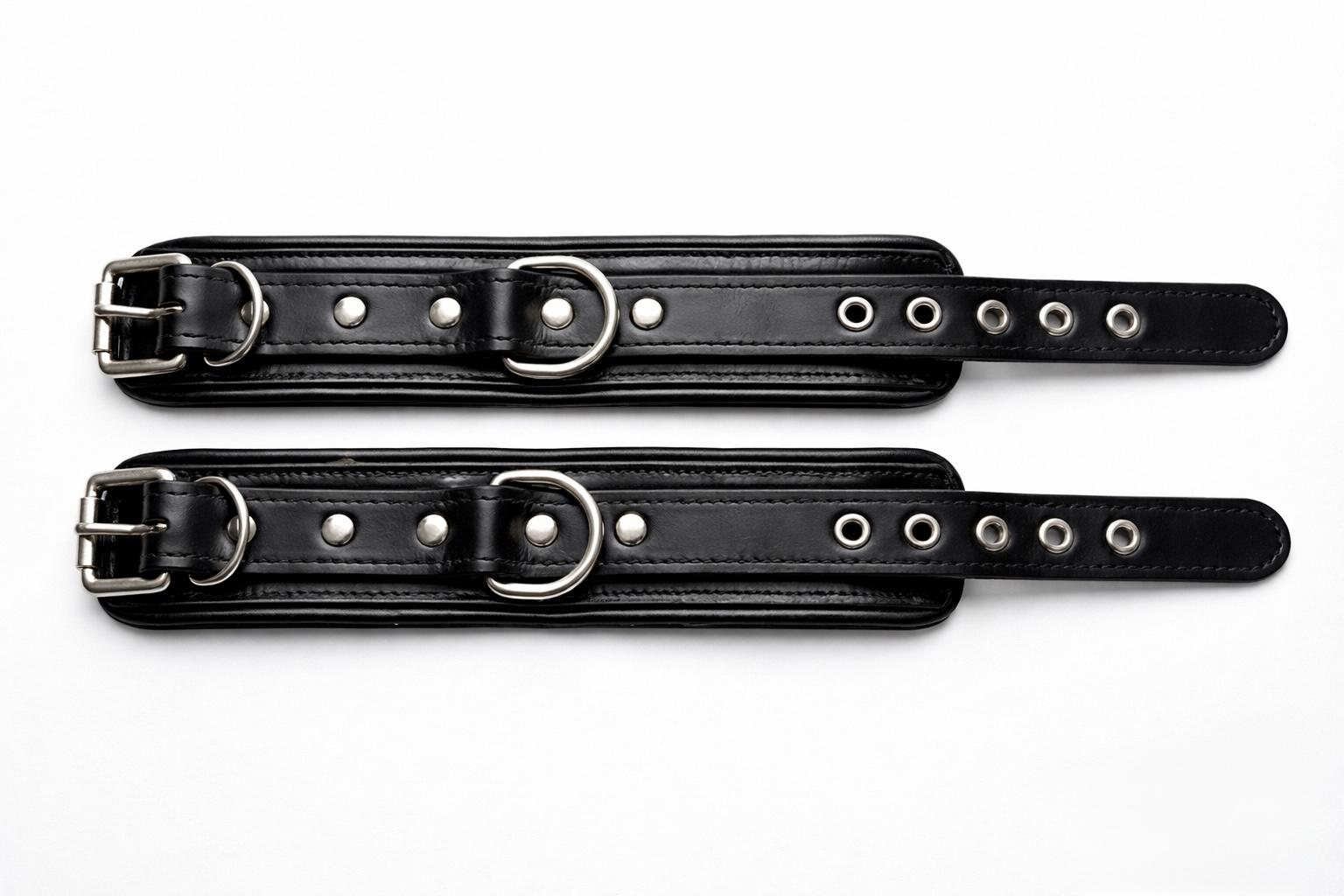 Leather Handcuff Black, 25X5cm
